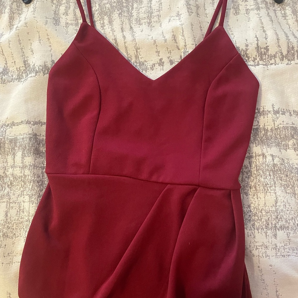 Elegant Burgundy Sleeveless Dress